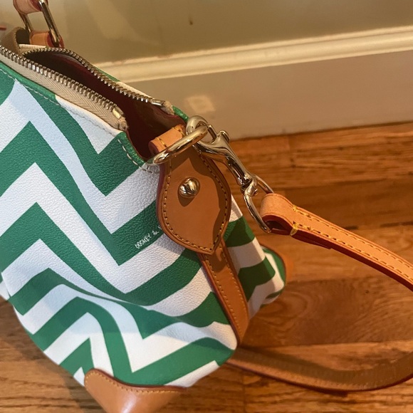 Dooney & Bourke Chevron print handbag - Picture 6 of 10